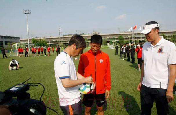 2018中甲故事 | 中甲不止座次，还有爱和分享